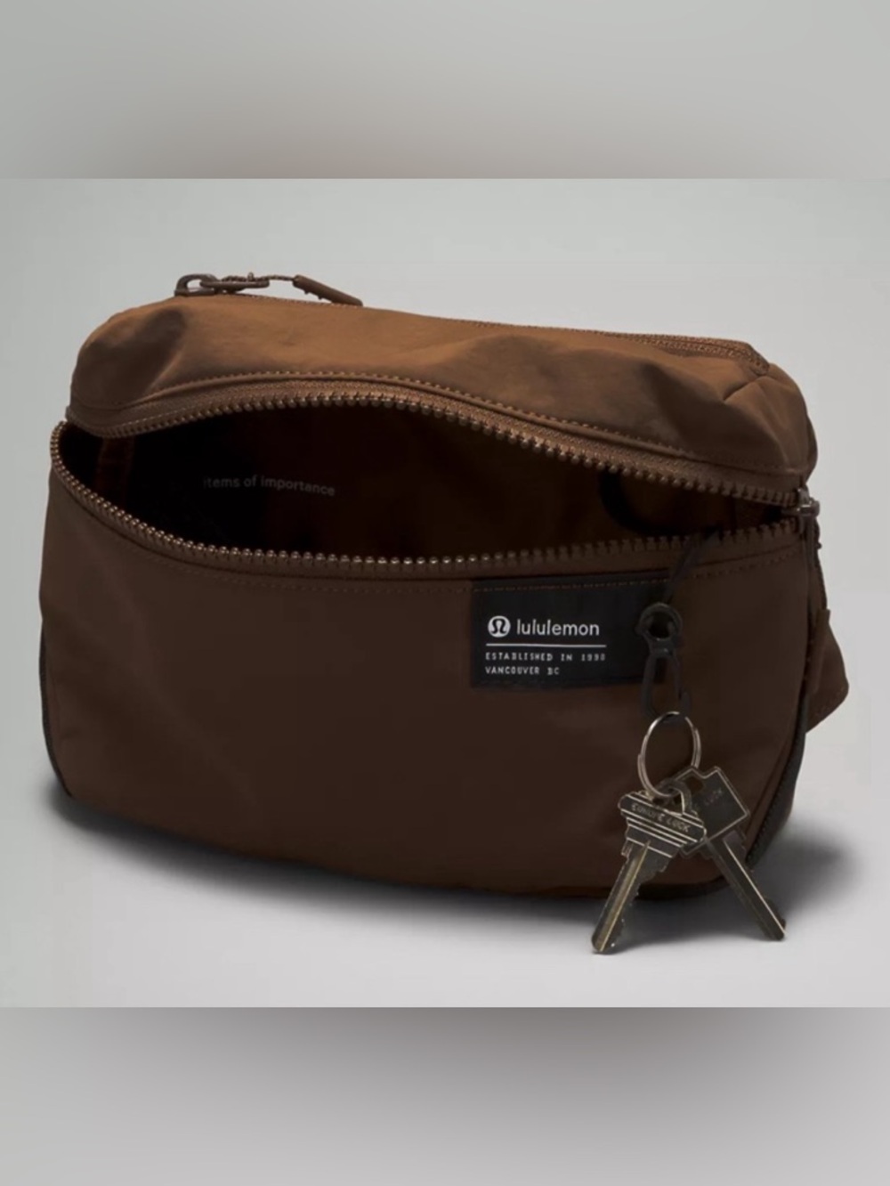 Lululemon Clean Lines 2L Belt Bag in Java (brown)